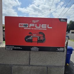 Milwaukee M18 Deep Cut BandSaw