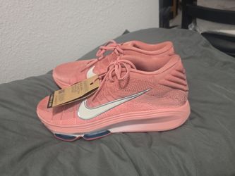 NIKE GT MENS HUSTLE Basketball Shoes