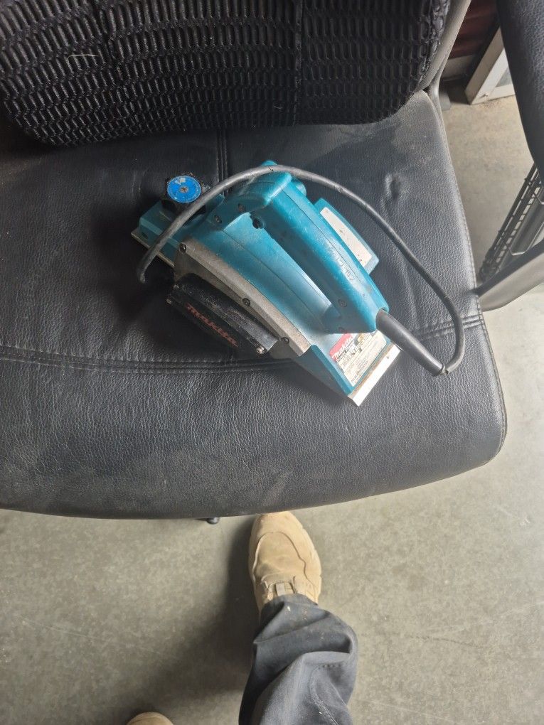 Planer Makita 