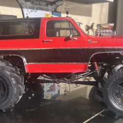 Axial Smt10 Mud Truck