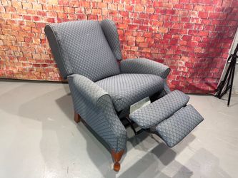 Wingback Recliner - Free Delivery