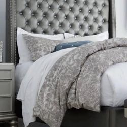 Ashley's Coralayne Queen Frame Gray Silver Color Crystal Buttons Tufting. No pet. No smell or smoke. Guest Frame