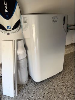 De'Longhi Pinguino 4-in-1: Air Conditioner, Heater, Dehumidifier, and Fan