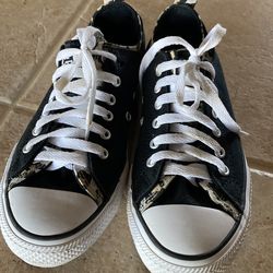 Converse tennis shoes