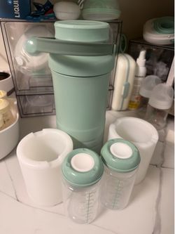 Momcozy Breast Milk Cooler with Storage Bottles