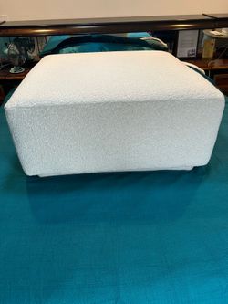Brand New West Elm Arianna White Boucle Fabric Ottoman