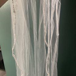 Elegant Beaded White Vail 
