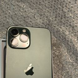 iPhone 13 PRO MAX Size 256GB UNLOCKED Alpine Green Like New 