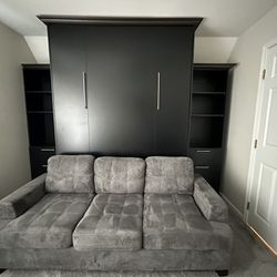 Gorgeous Queen size Murphy bed with TONS of storage!!!