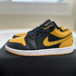Air Jordan 1s Low Size 9.5m.       89$