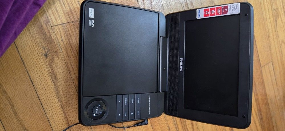 Philips PET741B/37 Portable DVD Player