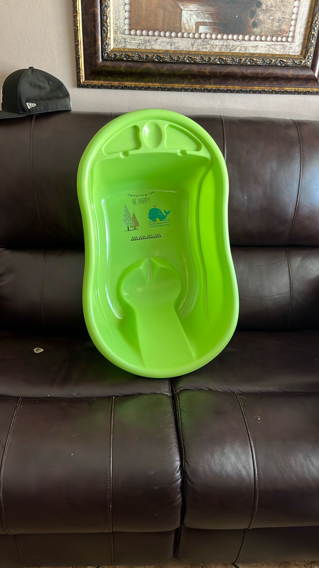 Baby Bathtub and towels