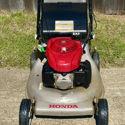 HONDA Self-Propelled Lawn Mower 160cc Gas 21 in. Smart Drive With Bagger
