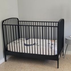 Crate & Barrel Larkin Black Metal Convertible Crib + Mattress – Excellent Condition