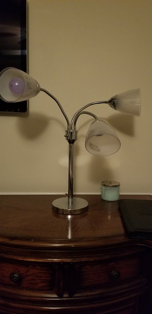 Fancy 3 Light Desk Lamp