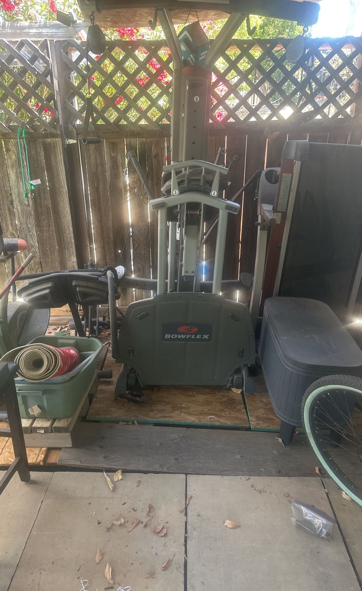 Bow flex, exercising machine with all the attachments