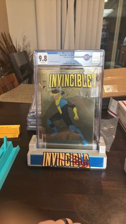 Invincible foil edition #1 graded 9.8
