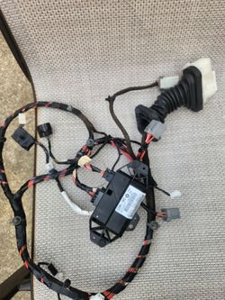 Dodge charger hemi 2008  Driver door electrical wiring