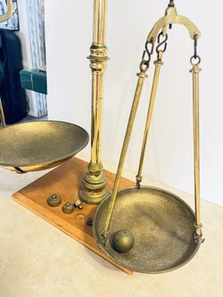Vintage antique brass scale great condition