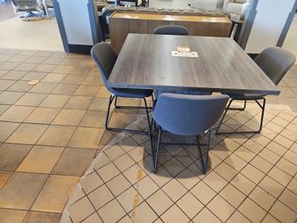 FLOOR MODEL 5 PIECE DINING SET