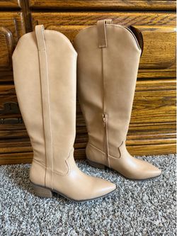 Womens’s Knee high new! 8-9