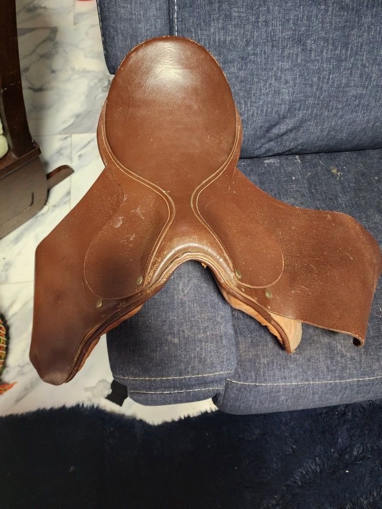 English Riding Saddle 