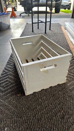 Wooden White Crate 18x12.5in
