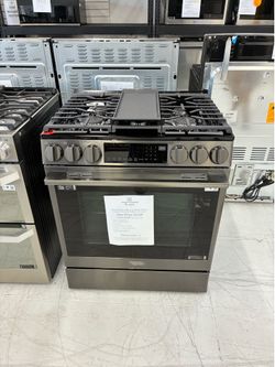 Hot Summer Sale ☀️😎 SAVE $1350 OFF MSRP!! 5 Burner Slide-In Gas Range