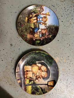 Hummel Collector Plates Set of 2