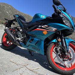 Yamaha R3 Motorcycle 