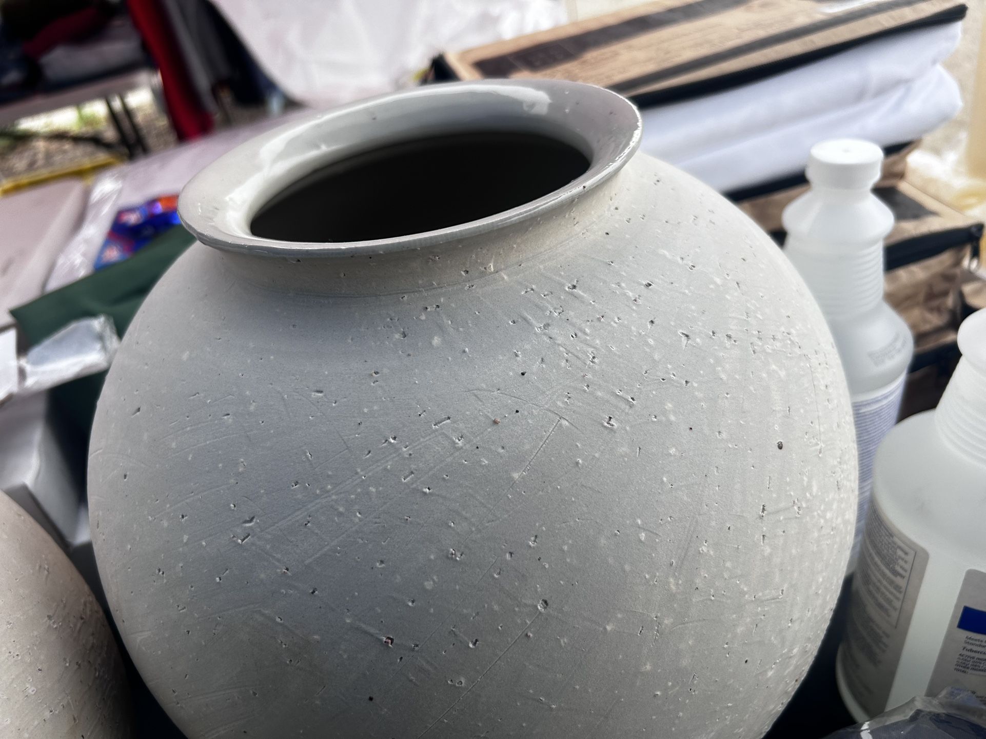 Decoration vases and home accessories