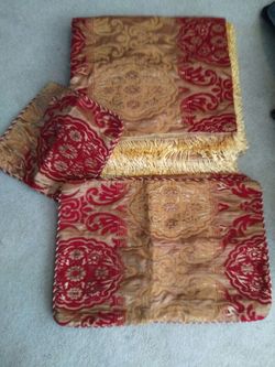 Bed sheet size queen 100 %cotton hand made with two pillow coverand one small pillow cover brand new