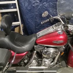 2005 Harley davidson Roadking And Softtail Deluxe