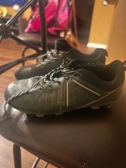 Softball cleats