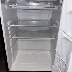 Mini refrigerator