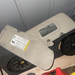 99-06 Silverado Sierra Tahoe Yukon Sunvisors