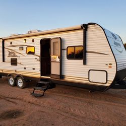 2017 30ft Jayco super slide sleeps 10 6000 lb