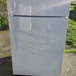 Whirlpool Fridge Size 33w 31d 65h) I Can Help You With Free Delivery Within 10 miles distance