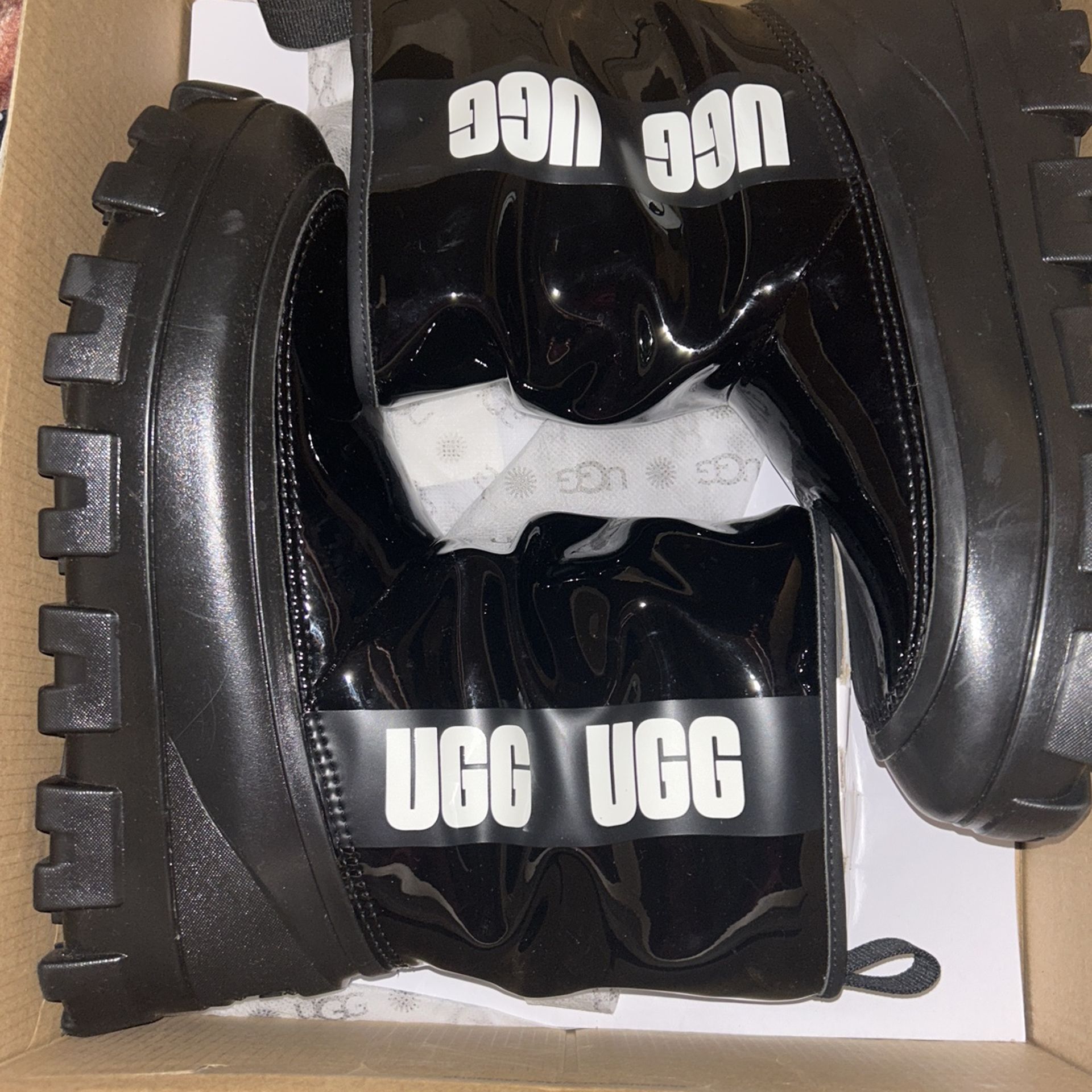 Brand New UGGS Snow Boots