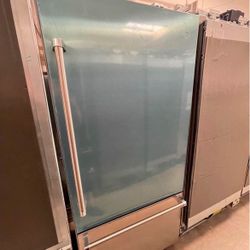 36 Inch Viking Bottom Freezer Refrigerator 