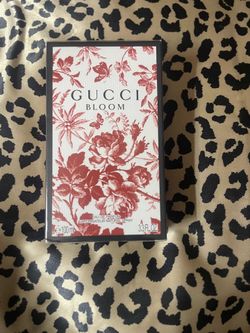 Gucci  Bloom Eau de Parfum with Tuberose and Jasmine
