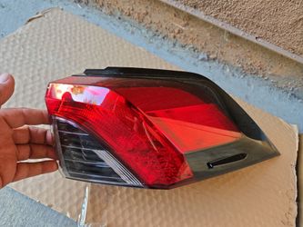 2021 Toyota RAV4  passenger tail light
