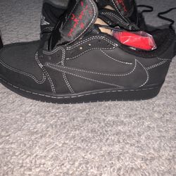 Travis Scott Black Phantoms 