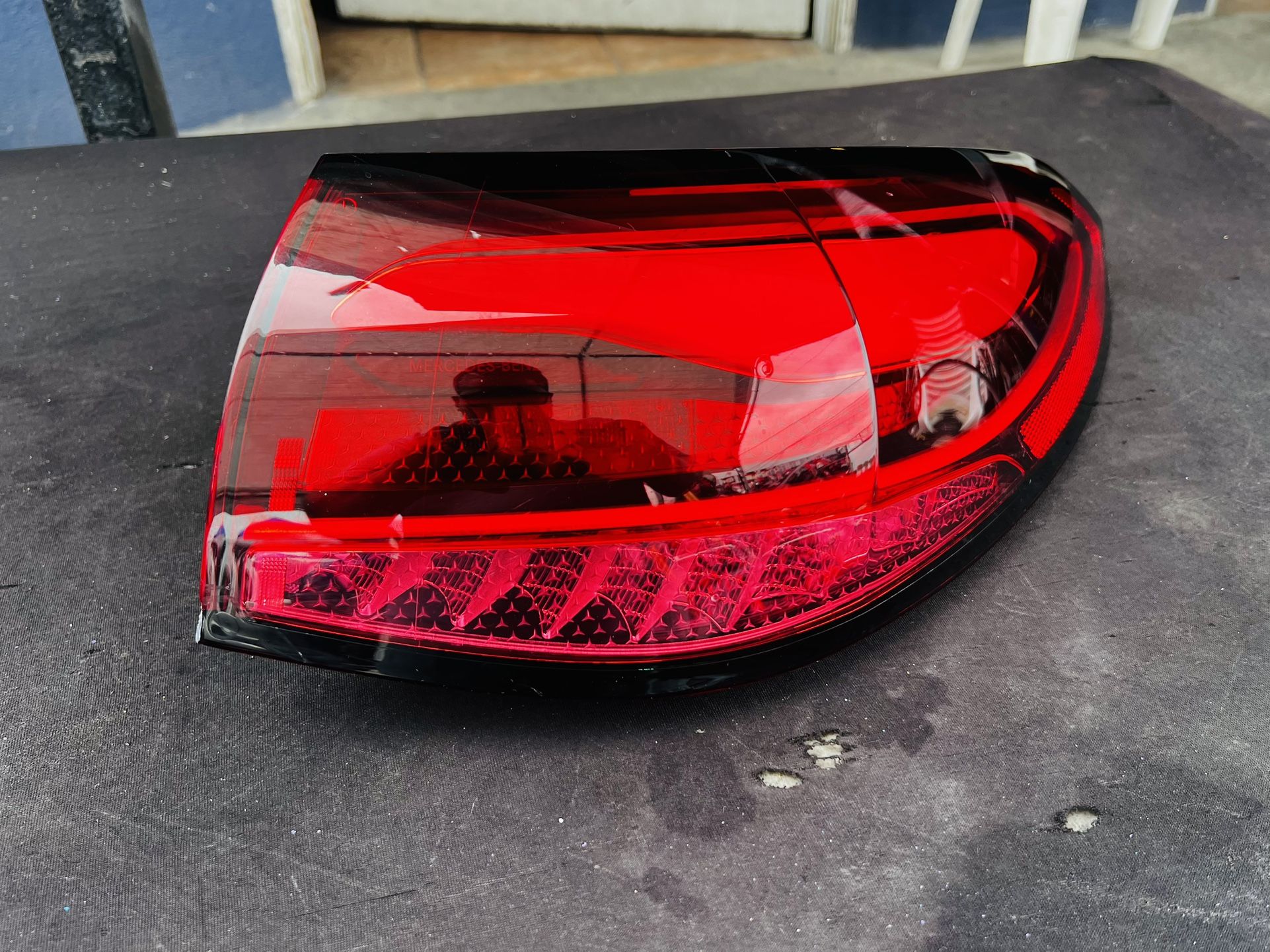 Mercedes GLC 2022-2023 Right Passenger Side Tail Light Oem