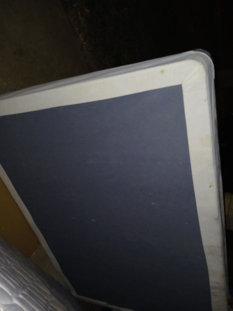 FULL SIZE BOX SPRING.../...BOX SPRING MATRIMONIAL