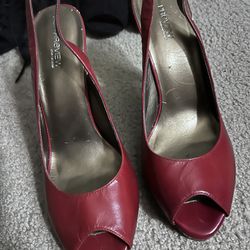 Ladies  8 1/2 Ladies Red Heels…$7.00