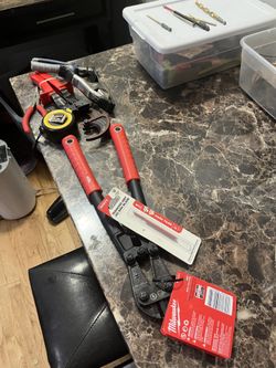 Milwaukee 32” Bolt Cutters