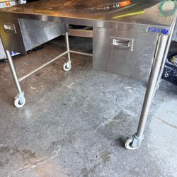 Inox table 48x36x36 with Wells 