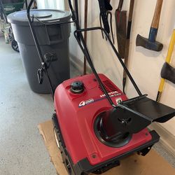 Honda HS520 AS Snowthrower