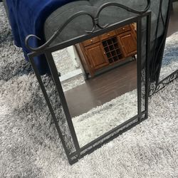 Nice Mirror Around 22 By 33.5